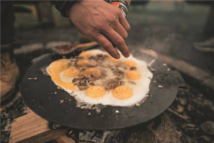 Robens Bighorn 3 Legged Cast iron Pan