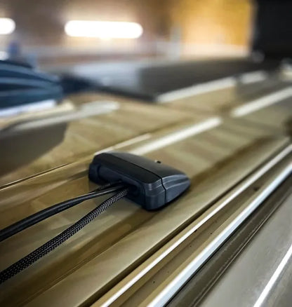 Horizontal Cable Seal Black