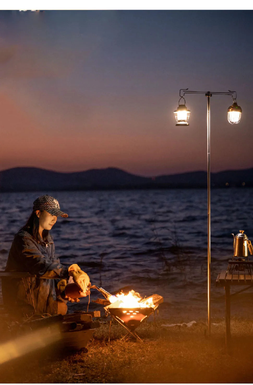 WESTTUNE Camping Lamp Stand with Double Hooks Aluminum Alloy Foldable Lamp Pole Telescopic Outdoor Light Holder Lamp Hanger