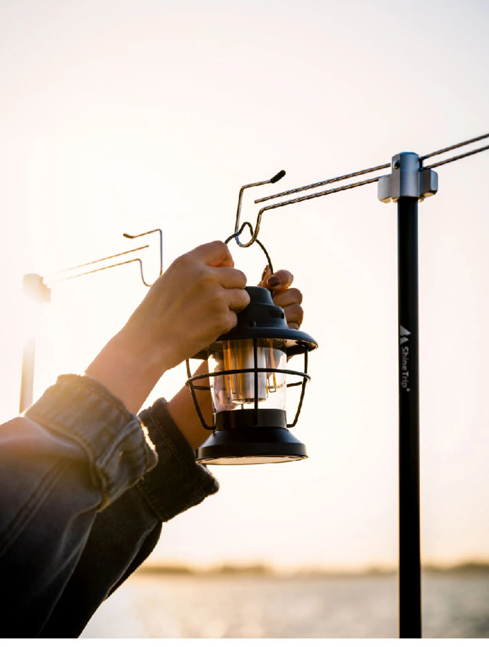 WESTTUNE Camping Lamp Stand with Double Hooks Aluminum Alloy Foldable Lamp Pole Telescopic Outdoor Light Holder Lamp Hanger