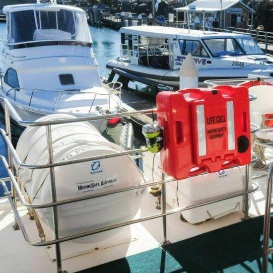 Cell 6-Person Flotation Device for Boats | 4Boats